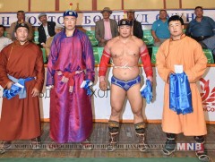 Дашдоржийн Цэрэнтогтох цэргийн арслан цол хүртлээ