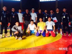 Манай тамирчид өмнөд хөршөөс ганзага дүүрэн ирлээ