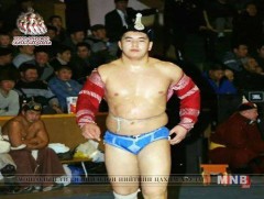 Ц.Магалжавт заан, Ш.Уламбаярт харцага цол олгохоор болжээ