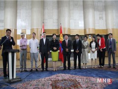 МҮОНРТ-ийнхэн баярын хурлаа хийж, шагналын хур буулаа  