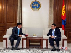 Хөдлөх эд хөрөнгө болон эдийн бус хөрөнгийн барьцааны тухай хуулийг хэрэгжүүлэх хугацааг хойшлуулн..