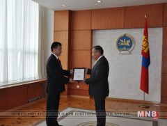 “Тэргүүн комиссар” зэрэг дэв олголоо 