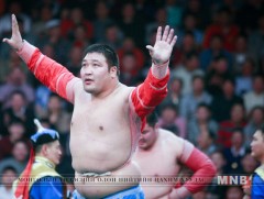 Ч.Санжаадамба аварга цолныхоо найрыг энэ сарын 14-нд хийнэ