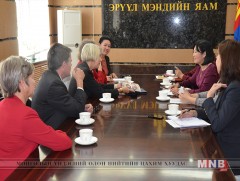 АНУ-ын Энх тайвны корпусын захирал Кэрри Хэслэр-Раделет-ийг хүлээн авч уулзав