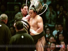 Д.Дагвадорж их аварга Чиёнофүжигийн гэр бүлд эмгэнэл илэрхийлжээ