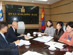 ДЭМБ-ын Суурин төлөөлөгчтэй уулзав