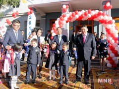 УИХ-ын дарга М.Энхболд Монголын ууган дунд сургуулийн хичээлийн шинэ жилийн нээлтэд оролцов