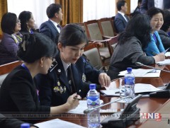 “Гэр бүлийн хүчирхийлэлтэй тэмцэх тухай” хуулийн төслөөр нээлттэй хэлэлцүүлэг боллоо