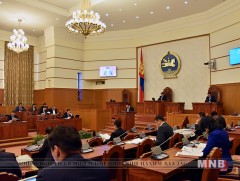 Малчин, хувиараа хөдөлмөр эрхлэгчийн тэтгэврийн даатгалыг нөхөн төлүүлэх тухай хуулийн төслийг хэл..