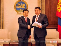 Зарим хуулиудын төслүүдийг өргөн мэдүүллээ