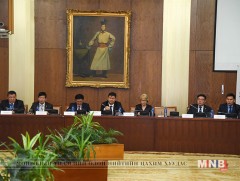 “Монгол Улсын Үндсэн хууль-25 жил” сэдэвт эрдэм шинжилгээний хурал болж байна