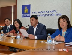 УИХ-ын гишүүд ХХААХҮЯ-нд ажиллав
