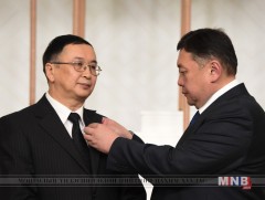 Б.Чимидийн нэрэмжит шагналыг доктор, профессор Д.Баярсайхан хүртлээ