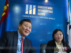 Байнгын хорооны гишүүд Санхүүгийн зохицуулах хорооны ажилтай танилцлаа