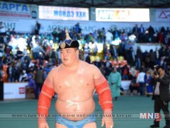 Э.Оюунболд нутгийнхаа хүүд өргөө цагаан гэр барьж өглөө