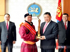 Уяачдад баяр хүргэж, шагнал гардууллаа