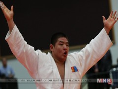 Ө.Дүүрэнбаяр хүрэл медаль хүртэж, багийнхаа амжилтыг ахиулав