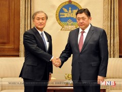 М.Энхболд: Хөшигийн хөндийн нисэх буудлын талаарх өмнөх Засгийн газрын шийдвэр хэрэгжих ёстой