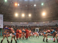 Хэн түрүүлэх бол ...