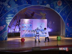 “Үймээзэд тохиолдсон явдал” хүүхдийн жүжиг нээлтээ хийв 