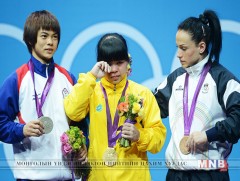 Казахстаны хүндийн өргөлтийн тамирчид эрхээ хасуулав