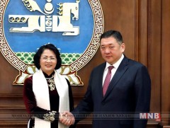 УИХ-ын дарга М.Энхболдод БНСВУ-ын Дэд ерөнхийлөгч Данг Тхи Нгок Тхинь бараалхлаа