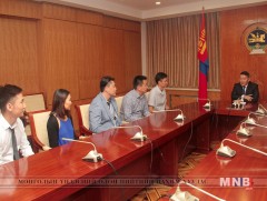 Монгол Улсын Ерөнхийлөгч Х.Баттулга гадаад улс орнуудад амжилттай ажиллаж байгаа залуусын төлөөлөл..