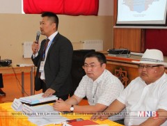 Л.Аваадорж: Засгийн газрын үйл ажиллагаанд хэт оролцдог, чиглэл өгдөг байдлыг халах нь зүйтэй