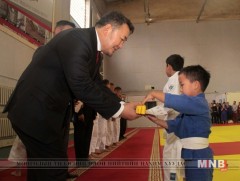 Монгол Улсын Ерөнхийлөгч Х.Баттулга өсвөрийн жүдочдод бүс гардуулж, баяр хүргэв