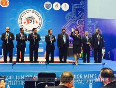 Л.Одгэрэл түүчээлж байна