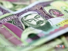 Төрийн албан хаагчид цалингаа 50 хүртэлх хувиар нэмүүлэхийг шаардаж байна 