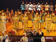 “Ичгүүргүй хосууд” инээдмийн жүжгээр өвөл цагийн нээлтээ хийлээ 