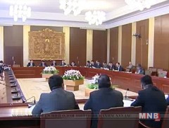 Төрөөс мөнгөний бодлогын талаар ирэх онд баримтлах үндсэн чиглэлийн төслийг эцсийн хэлэлцүүлэгт бэ..