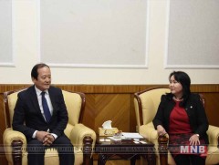 УИХ-ын гишүүн Н.Оюундарь БНСУ-ын нүдний эмч нарыг хүлээн авч уулзав