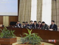 2018 оны төсвийн тухай хуулийн төслүүдийн  анхны хэлэлцүүлгийг хийв