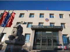 Засаг даргын нөөц хөрөнгийг үр ашиггүй зүйлд зарж байна