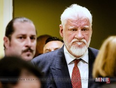  Хорватын цэргийн генерал асан шүүхийн танхимд амиа хорложээ