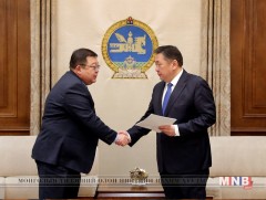 Ардчилсан хувьсгалын анхдагчдад төрөөс тусламж, хөнгөлөлт олгох тухай хуулийн төслийг өргөн мэдүүл..