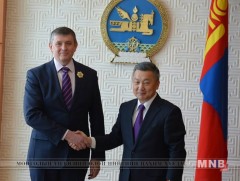 ОХУ-ын иргэн В.А. Кокшаровыг Алтан гадас одонгоор, А.В. Пономаревыг Найрамдал медалиар шагнав