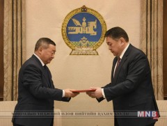 “Газрыг улсын тусгай хэрэгцээнд авах тухай” УИХ-ын тогтоолын төслийг өргөн мэдүүллээ