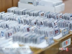 2017 онд хүлээгдэж байсан 100 мянга гаруй жолоочийн үнэмлэх хэвлэгджээ