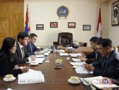 Ардчилсан институт, хүний эрхийн албаны төлөөлөгчдийг хүлээн авч уулзав