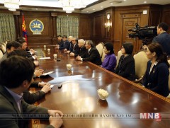 УИХ-ын дарга М.Энхболд олимпийн медальтнуудыг хүлээн авч уулзлаа