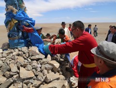 Тахилгын зан үйлийн тухай ЕБС-ийн сургалтын хөтөлбөрт тусгана