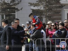 Ерөнхийлөгч Х.Баттулга 3333 сурагчийн хамт 