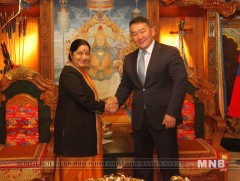 Ерөнхийлөгч Х.Баттулгад БНЭУ-ын Гадаад хэргийн сайд Сушма Свараж бараалхлаа