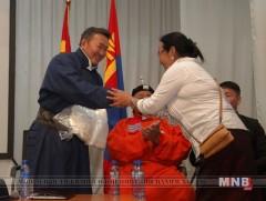 Ерөнхийлөгч Х.Баттулга Хархорин сумын иргэдтэй уулзав