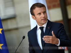 Парист Ерөнхийлөгч Макроны бодлогыг эсэргүүцэгчид жагсав 