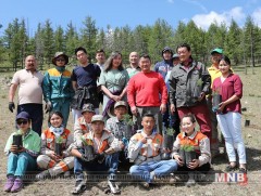 Ерөнхийлөгч Х.Баттулга Төр хурахын аманд очиж, мод үржүүлгийн мэргэжилтнүүдтэй уулзлаа