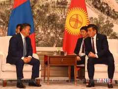 Ерөнхийлөгч Х.Баттулга Бүгд Найрамдах Киргиз улсын Ерөнхийлөгч Сооронбай Шарипович Жээнбековтой уу..